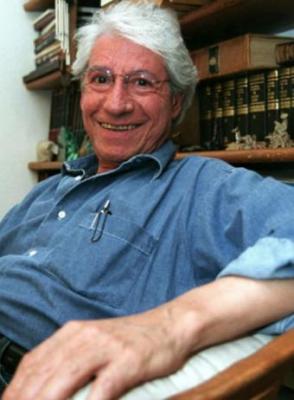 Fallecio Alejandro Aura, Dramaturgo y poeta enviado por Ernesto Kahan