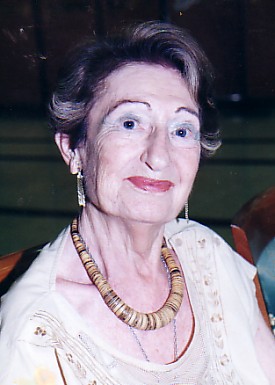 La poeta y pintora Catalina Kahan - mi madre - falleció el 3 de Abril, 2009 a la edad de 95 años.