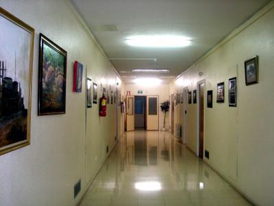 El Hospital de Jaén expone las obras que han participado en el IV Concurso de Fotografía y Pintura